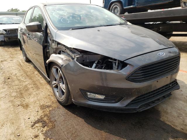 Salvage cars for sale from Copart Wichita, KS: 2018 Ford Focus SE