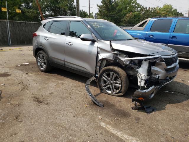 2021 KIA SELTOS S KNDEUCAA8M7096539