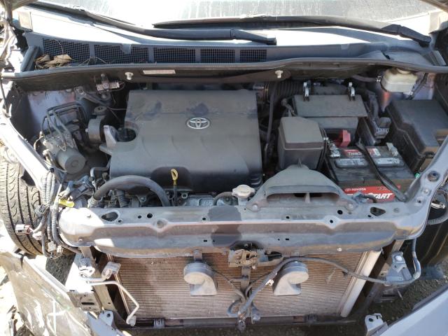 2016 TOYOTA SIENNA SE 5TDXK3DC1GS743840