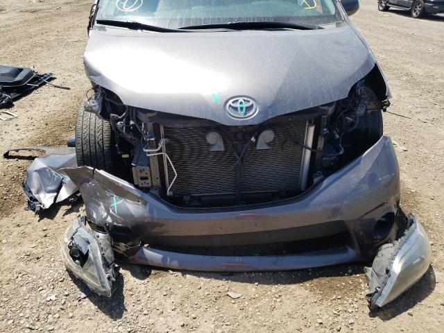2016 TOYOTA SIENNA SE 5TDXK3DC1GS743840