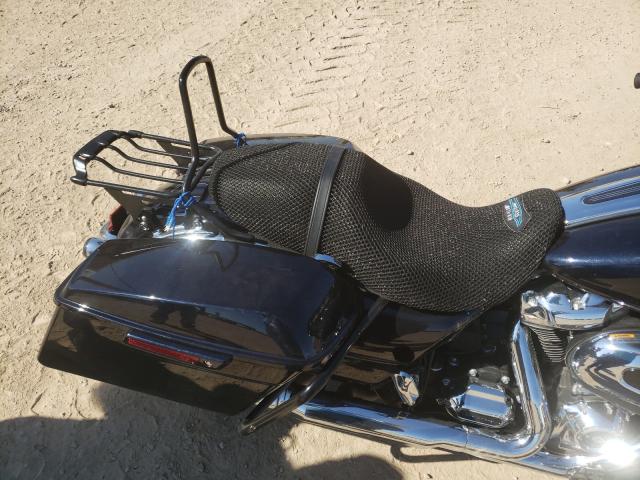 2019 HARLEY-DAVIDSON FLHX 1HD1KBC16KB602549