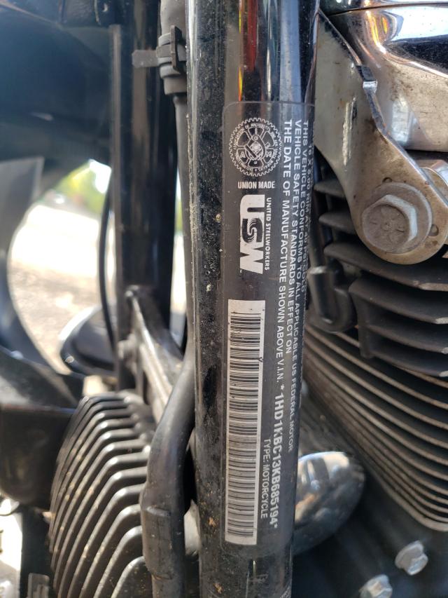 2019 HARLEY-DAVIDSON FLHX 1HD1KBC13KB685194