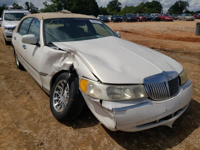 1999 Lincoln Town Car Signature