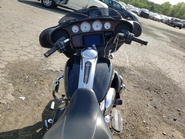 2019 HARLEY-DAVIDSON FLHX 1HD1KBC13KB685194