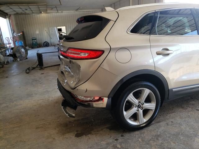2017 LINCOLN MKC PREMIE 5LMCJ1C92HUL27555