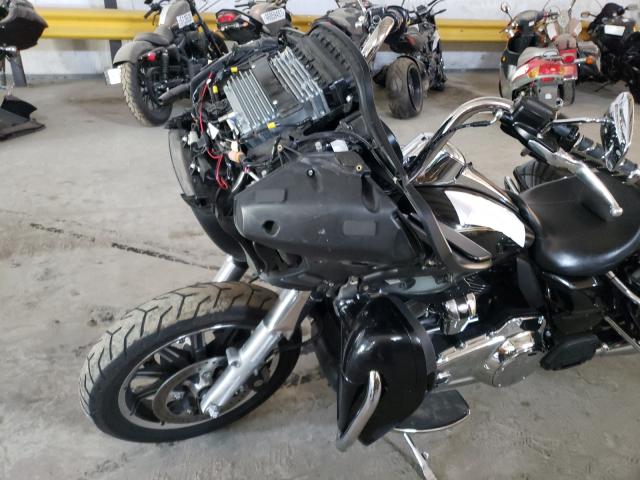 2017 HARLEY-DAVIDSON FLTRU 1HD1KGD16HB677157