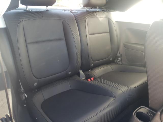 2018 VOLKSWAGEN BEETLE SE 3VWJD7AT0JM714748