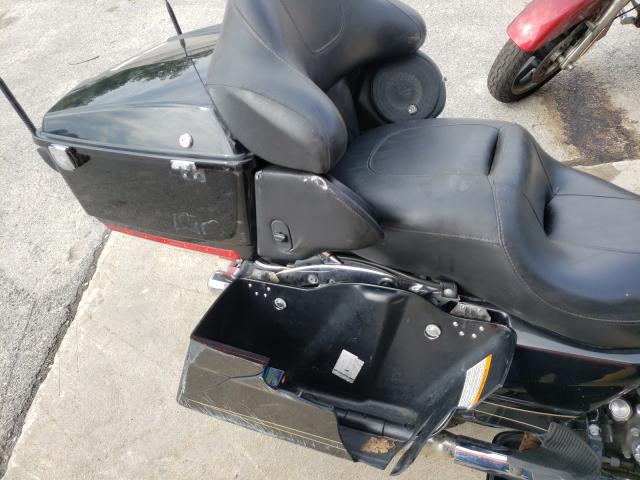 2011 HARLEY-DAVIDSON FLTRU 1HD1KGM10BB636661