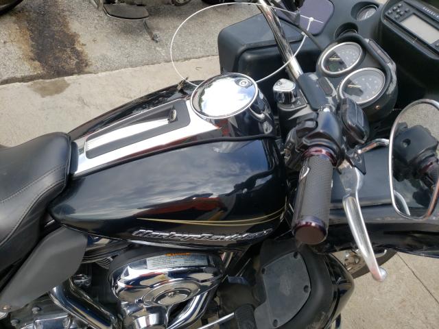 2011 HARLEY-DAVIDSON FLTRU 1HD1KGM10BB636661