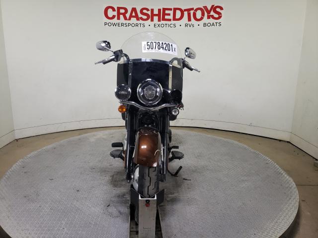 2019 HARLEY-DAVIDSON FLHC 1HD1YAJ23KB027461