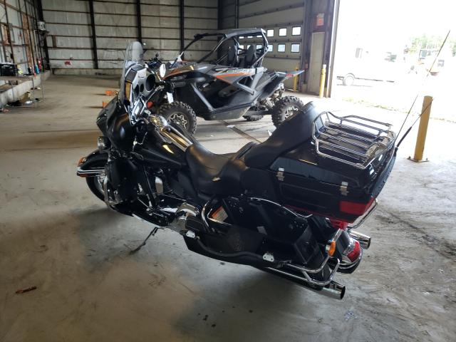 2010 HARLEY-DAVIDSON FLHTCU 1HD1FC417AB615382