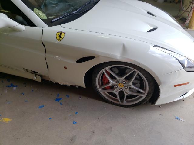 VIN ZFF77XJA1F0207937 2015 Ferrari California no.9