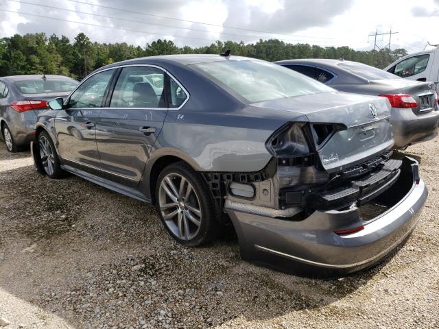 2017 VOLKSWAGEN PASSAT R-L 1VWDT7A35HC077304