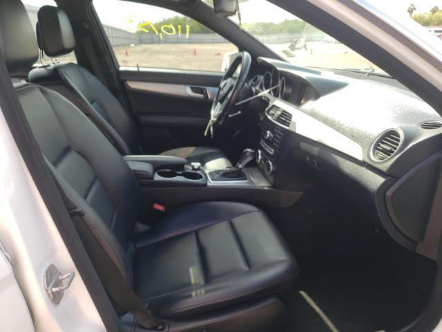 2013 MERCEDES-BENZ C250 WDDGF4HB8DR274290