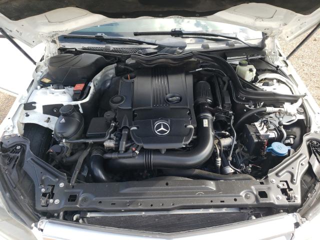 2013 MERCEDES-BENZ C250 WDDGF4HB8DR274290