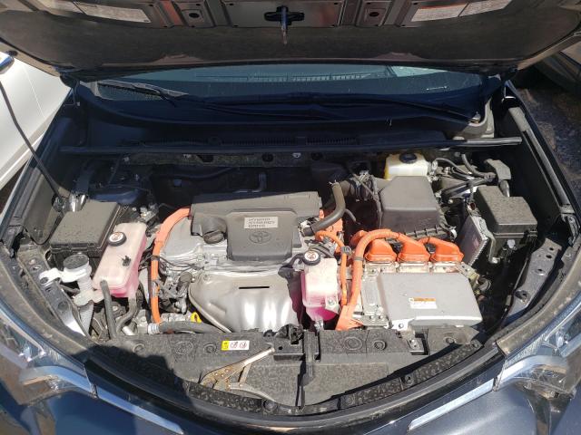2018 TOYOTA RAV4 HV LE JTMRJREV2JD254056