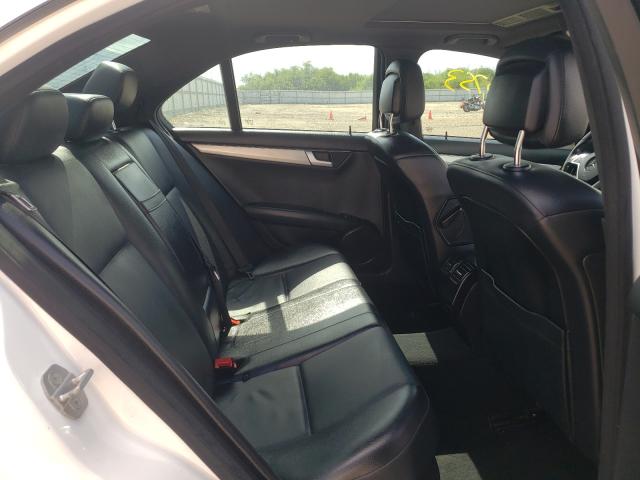 2013 MERCEDES-BENZ C250 WDDGF4HB8DR274290