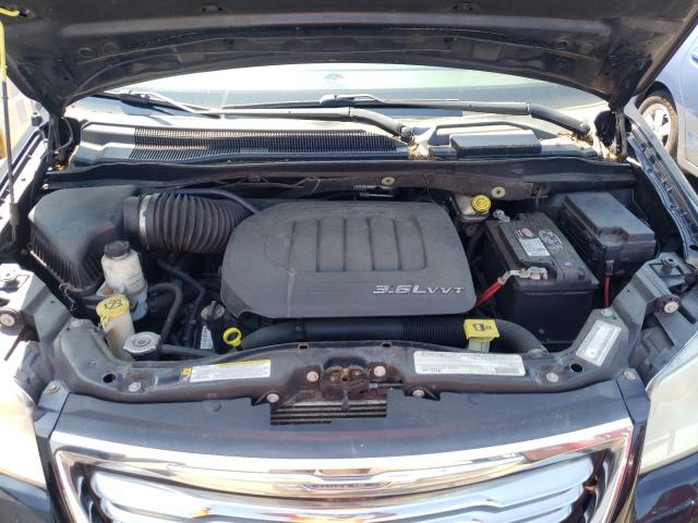 2011 CHRYSLER TOWN AND C 2A4RR5DG4BR617258