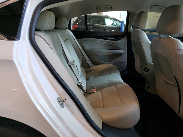 2018 BUICK REGAL ESSE W04GP6SX4J1125662
