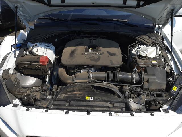 2017 JAGUAR XE SAJAR4BG8HA967250