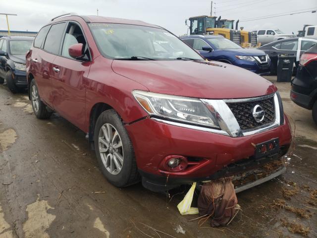 Carros dañados por inundaciones a la venta en subasta: 2015 Nissan Pathfinder