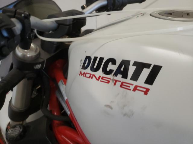 Ducati Monster 82