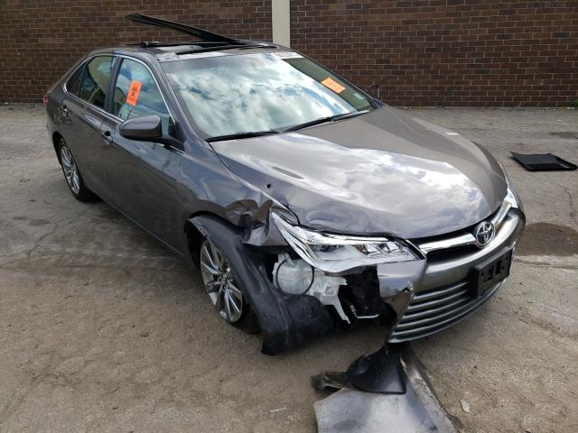 Salvage cars for sale from Copart Wheeling, IL: 2017 Toyota Camry XSE