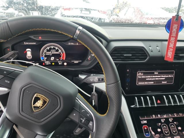 VIN ZPBUA1ZL7LLA06889 2020 Lamborghini Urus no.9