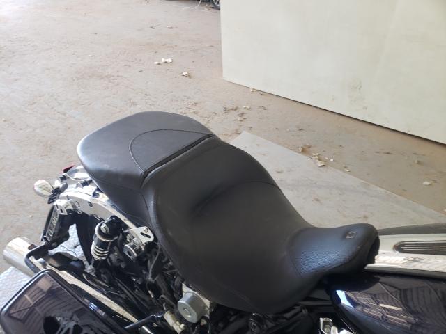 2019 HARLEY-DAVIDSON FLHX 1HD1KBC13KB611807
