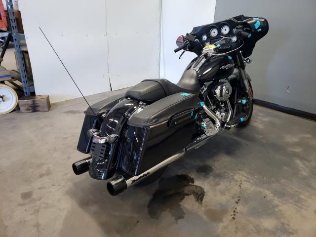 2011 HARLEY-DAVIDSON FLHX 1HD1KBM14BB676826