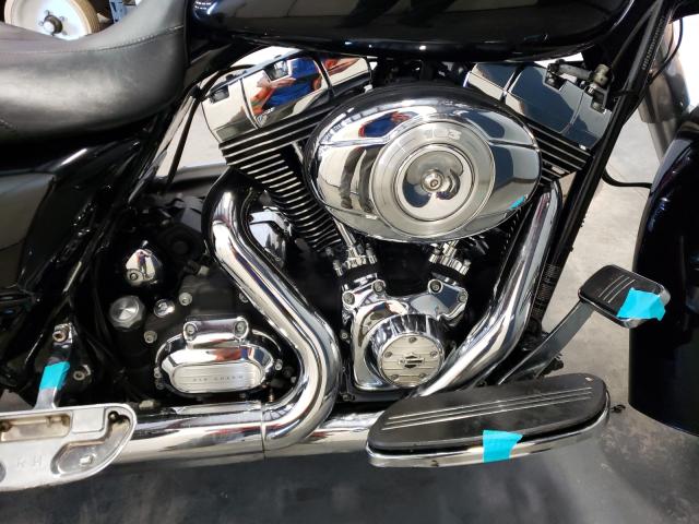 2011 HARLEY-DAVIDSON FLHX 1HD1KBM14BB676826