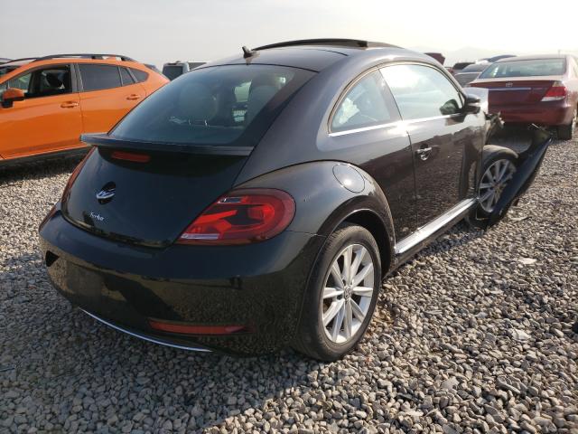 2018 VOLKSWAGEN BEETLE SE 3VWJD7AT9JM700959
