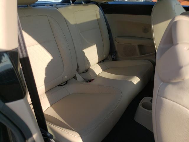 2018 VOLKSWAGEN BEETLE SE 3VWJD7AT9JM700959