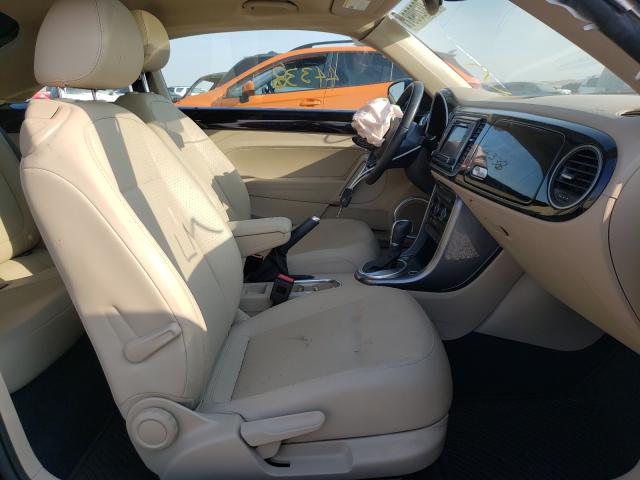 2018 VOLKSWAGEN BEETLE SE 3VWJD7AT9JM700959