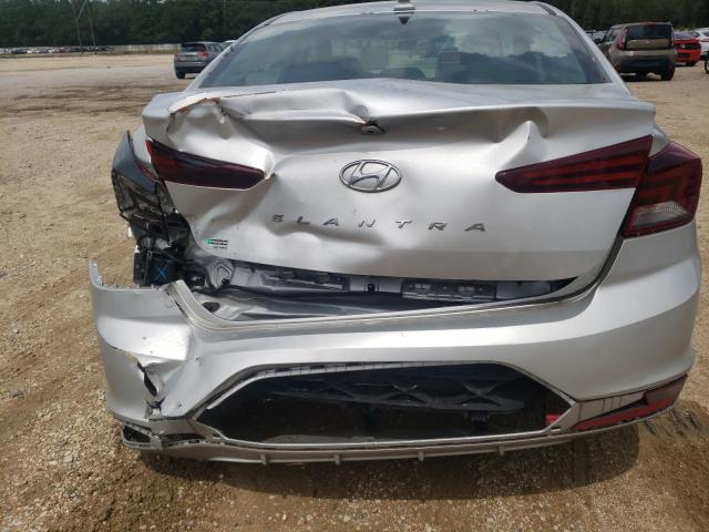 2019 HYUNDAI ELANTRA SE 5NPD84LF1KH408000