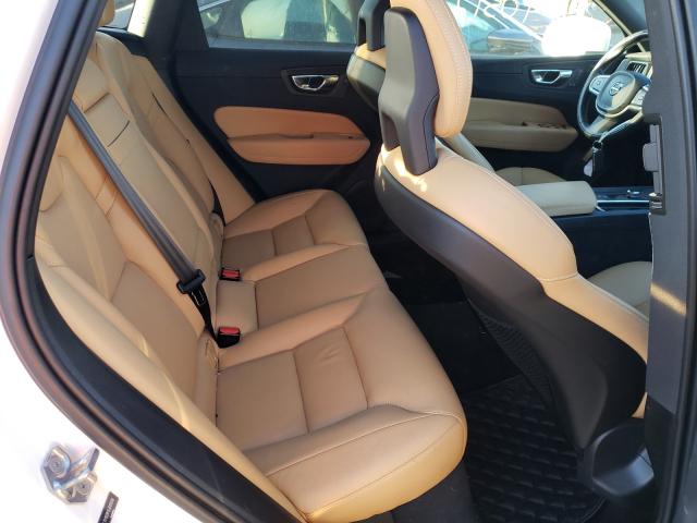 2018 VOLVO XC60 T5 LYV102RK6JB105618