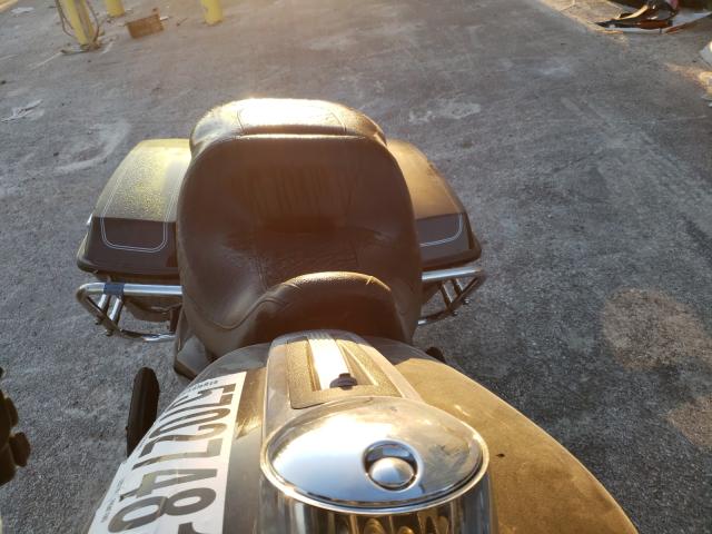 2011 HARLEY-DAVIDSON FLHTCU 1HD1FC414BB668672