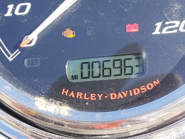 2018 HARLEY-DAVIDSON FLHR ROAD 1HD1FBC33JB653883
