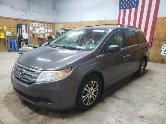 VIN 5FNRL5H60DB049565 2013 HONDA ODYSSEY no.2