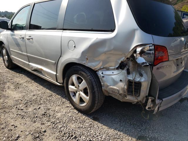 2011 VOLKSWAGEN ROUTAN 2V4RW3DG5BR767128