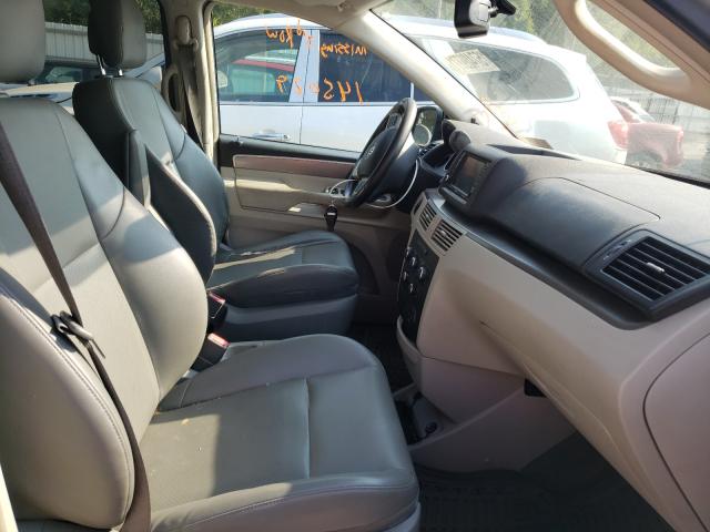 2011 VOLKSWAGEN ROUTAN 2V4RW3DG5BR767128