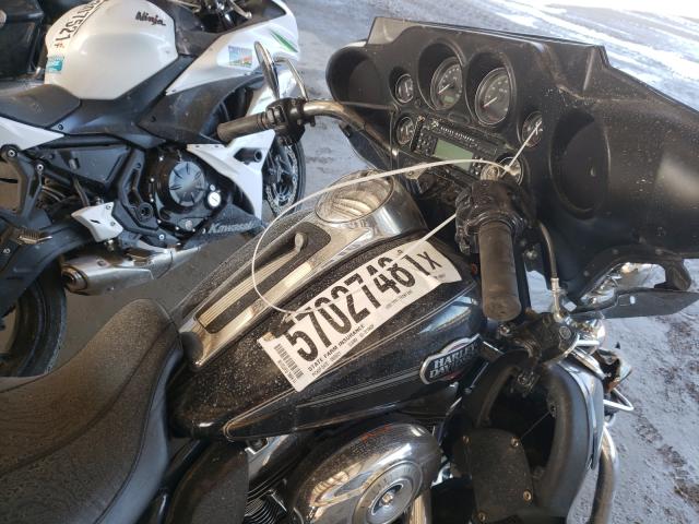 2011 HARLEY-DAVIDSON FLHTCU 1HD1FC414BB668672