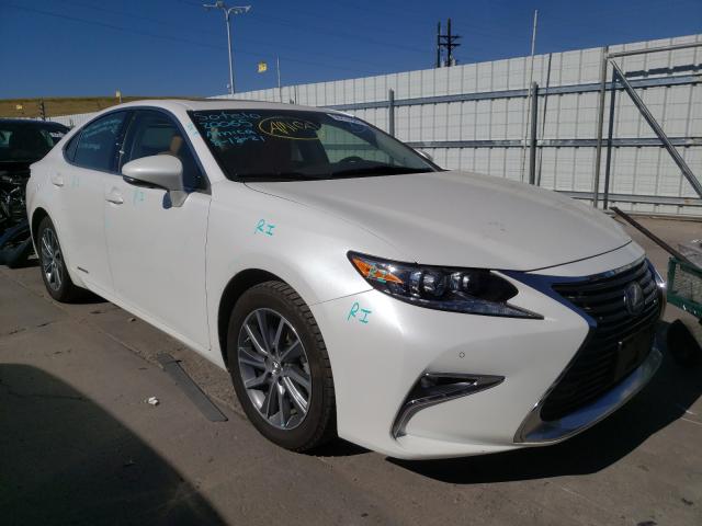 2016 Lexus ES 300h 