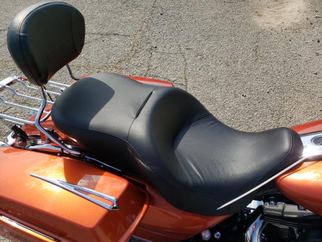 2011 HARLEY-DAVIDSON FLHX 1HD1KB417BB612490