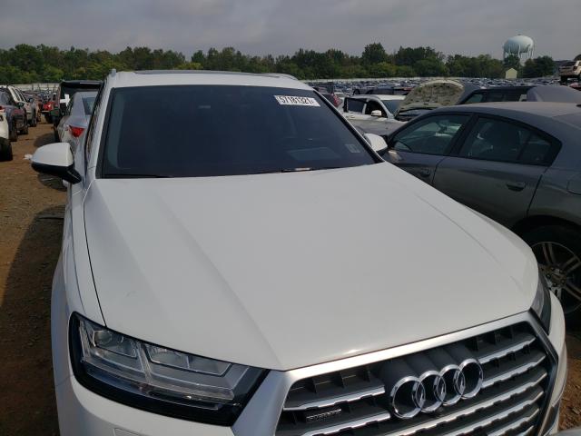 VIN WA1LHAF70JD029468 2018 Audi Q7, Premium Plus no.9