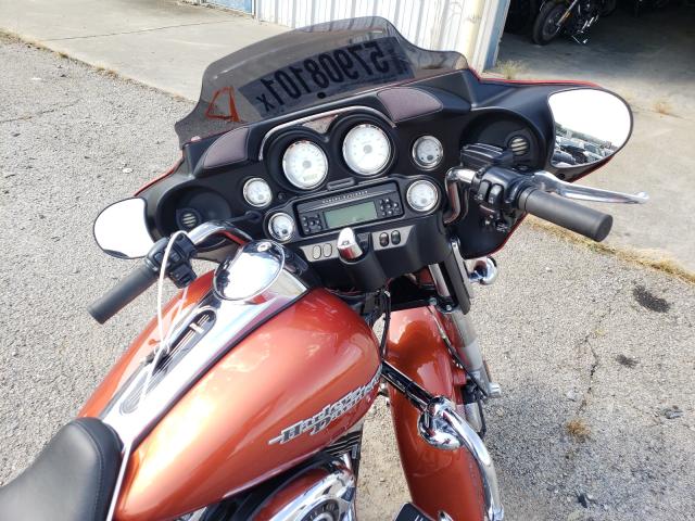 2011 HARLEY-DAVIDSON FLHX 1HD1KB417BB612490