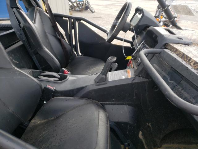 2017 CAN-AM COMMANDER 3JBKKAN23HJ000672