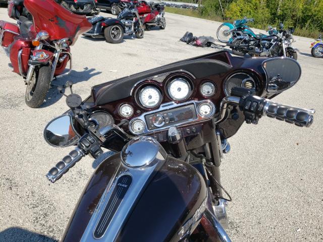 2011 HARLEY-DAVIDSON FLHX 1HD1KBM10BB665483
