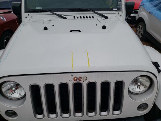 1C4BJWEG3HL523151 Jeep Wrangler Unlimited Sahara