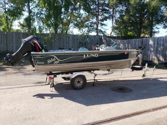 Salvage boats for sale at Ham Lake, MN auction: 2000 Lund Boat